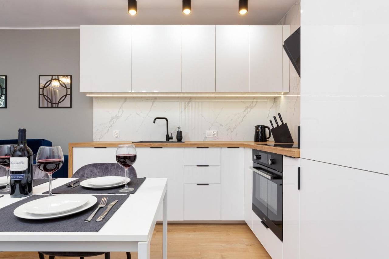 Beautiful Two-Bedroom Apartment Warsaw Bielany By Noclegi Renters Kültér fotó