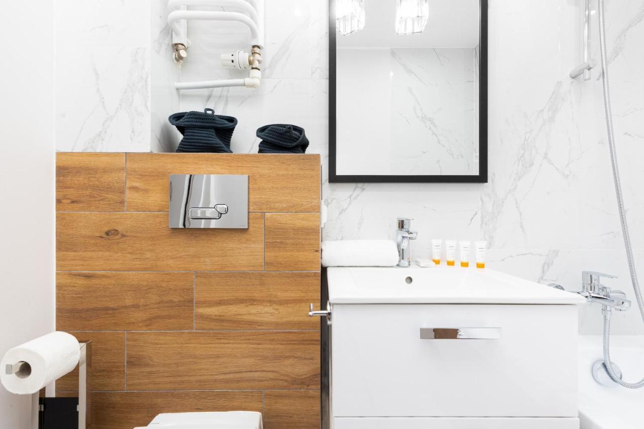 Beautiful Two-Bedroom Apartment Warsaw Bielany By Noclegi Renters Kültér fotó