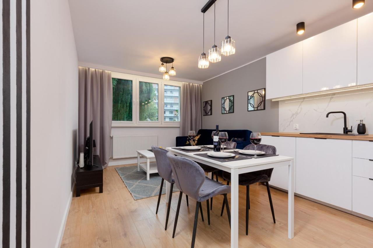 Beautiful Two-Bedroom Apartment Warsaw Bielany By Noclegi Renters Kültér fotó