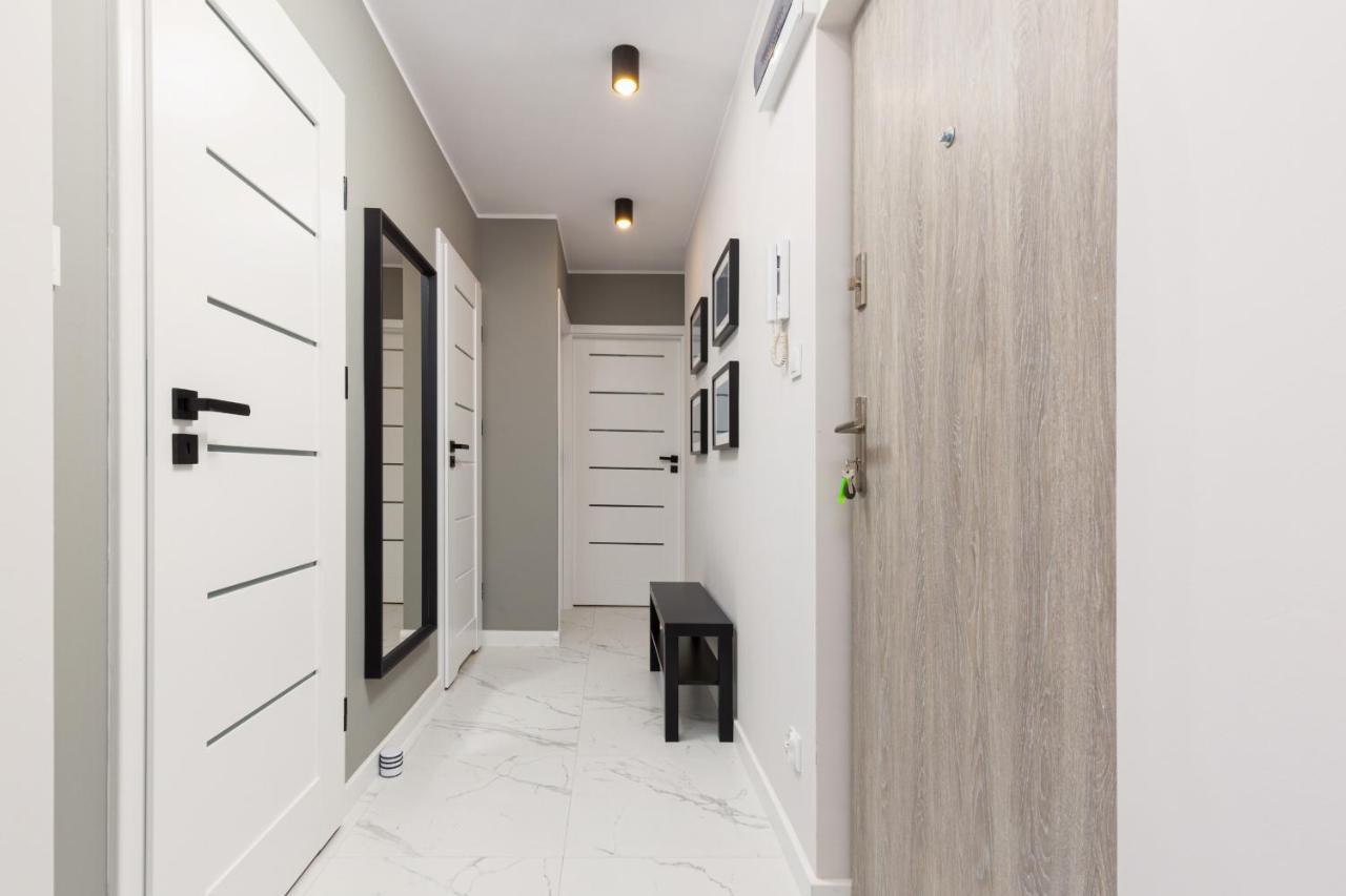 Beautiful Two-Bedroom Apartment Warsaw Bielany By Noclegi Renters Kültér fotó
